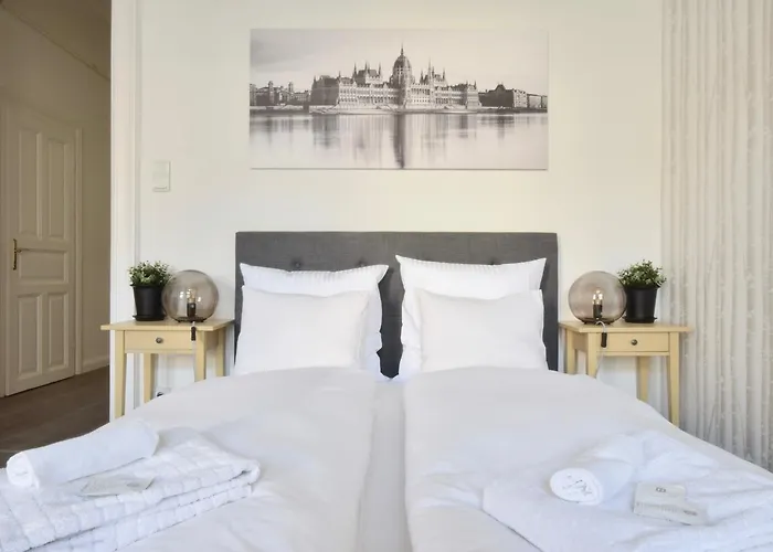 Standard By Hi5 - Dessewffy 39 Budapest
