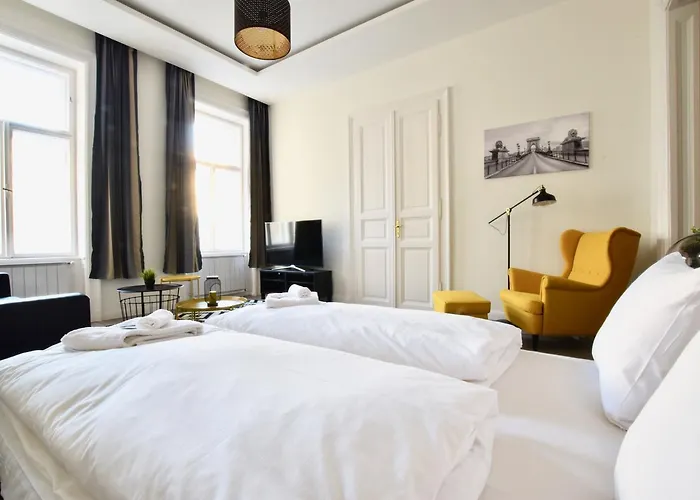 Standard By Hi5 - Dessewffy 39 * Budapest