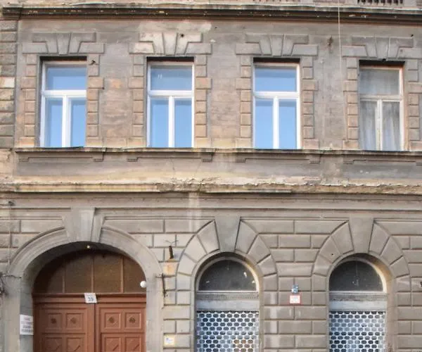 Standard By Hi5 - Dessewffy 39 Budapest
