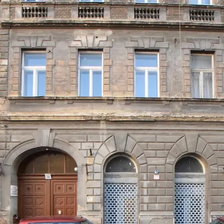 Standard By Hi5 - Dessewffy 39 Budapešť